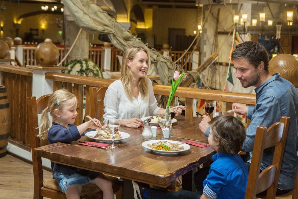 Heide Park Abenteuerhotel Золтау Екстериор снимка