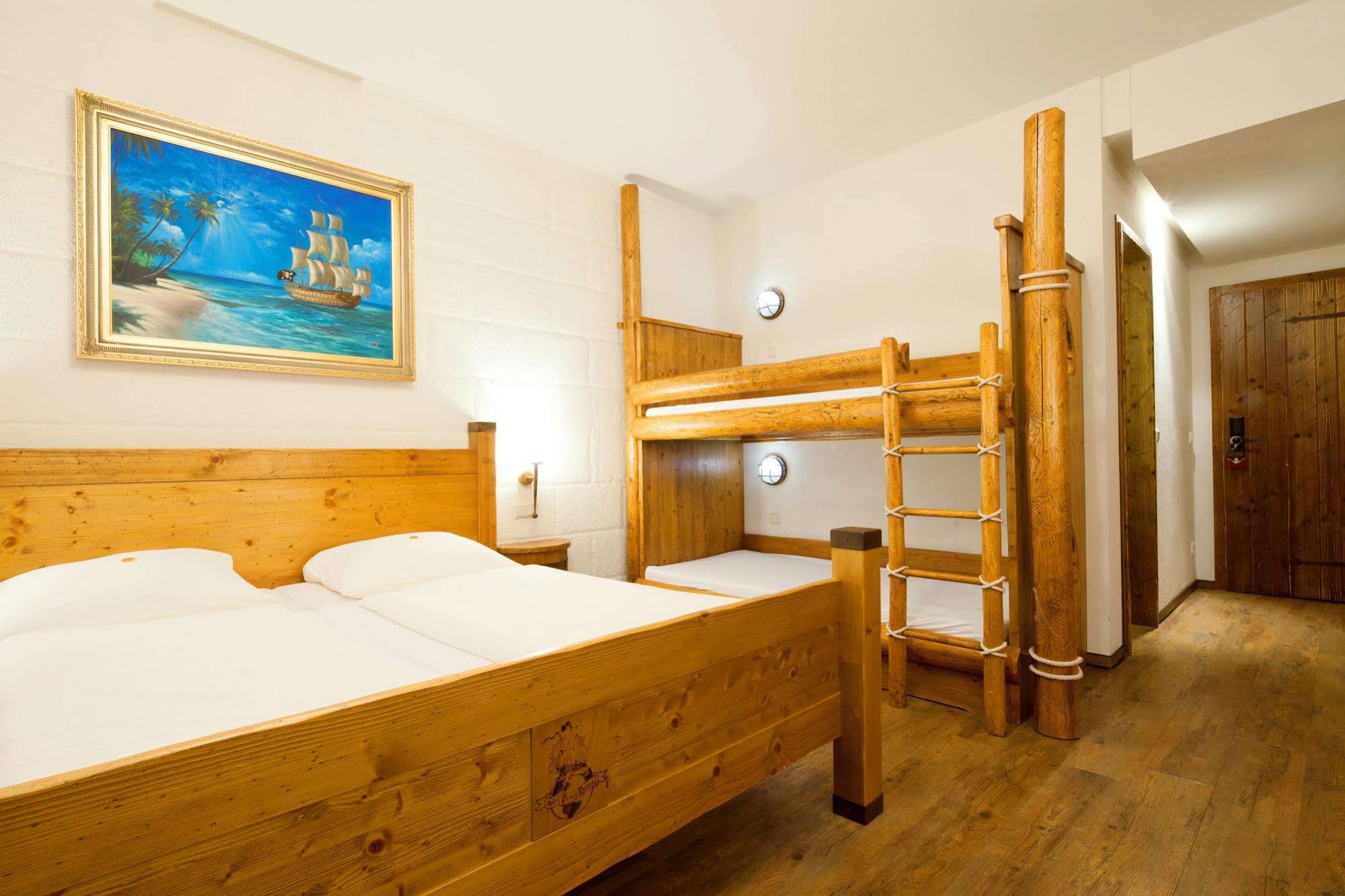 Heide Park Abenteuerhotel Золтау Екстериор снимка